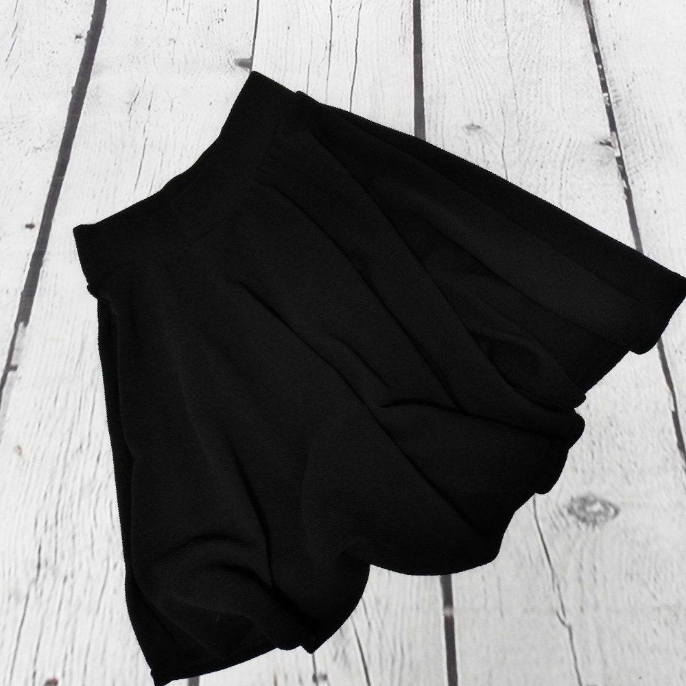 Kathy Women's Mini Skater Skirt Black Size Small
